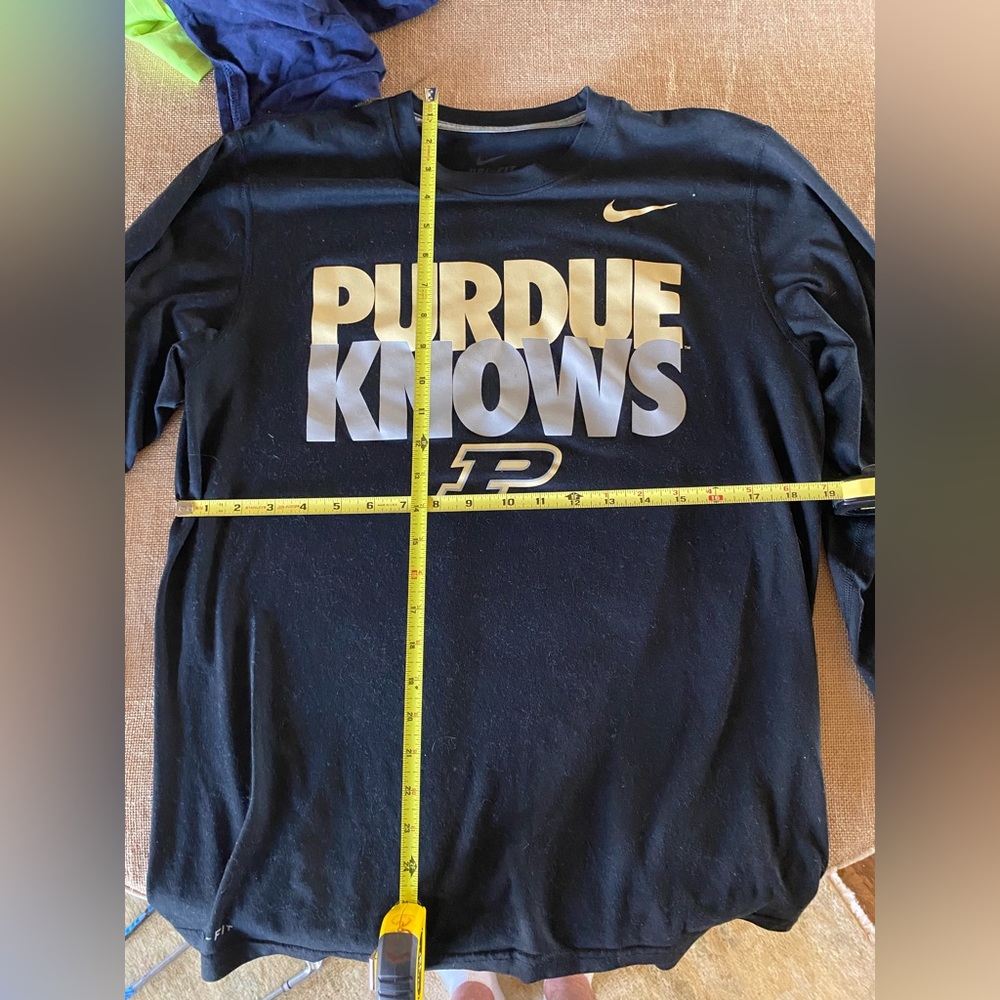 Men’s Medium Nike Purdue Dri-Fit Longsleeve Shirt